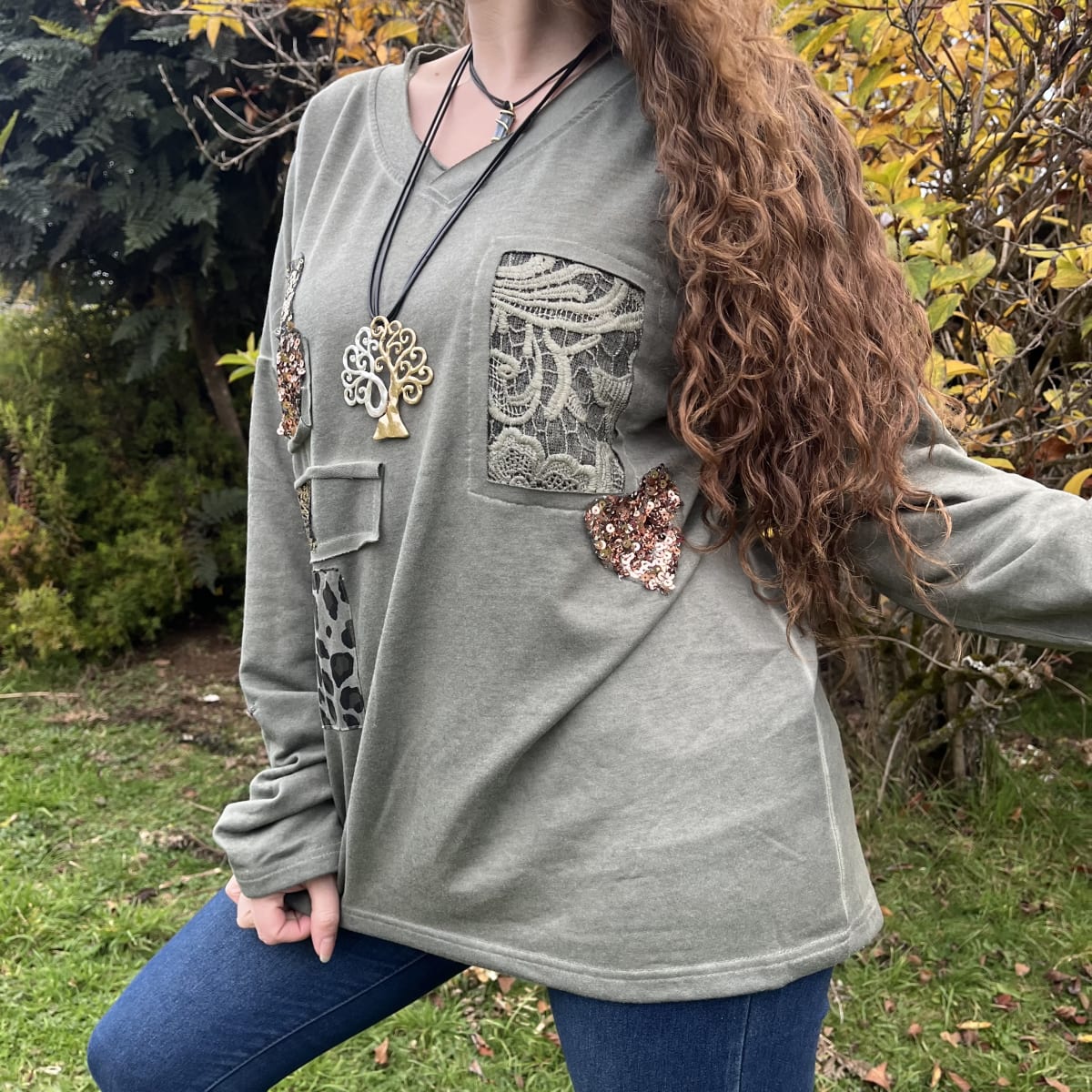 Polera algodon verde deslavada parches print4