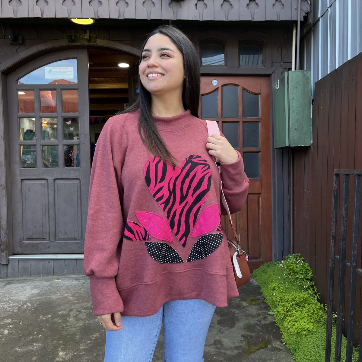 Sueter Olivia corazon lanilla rosa viejo cebra fucsia1