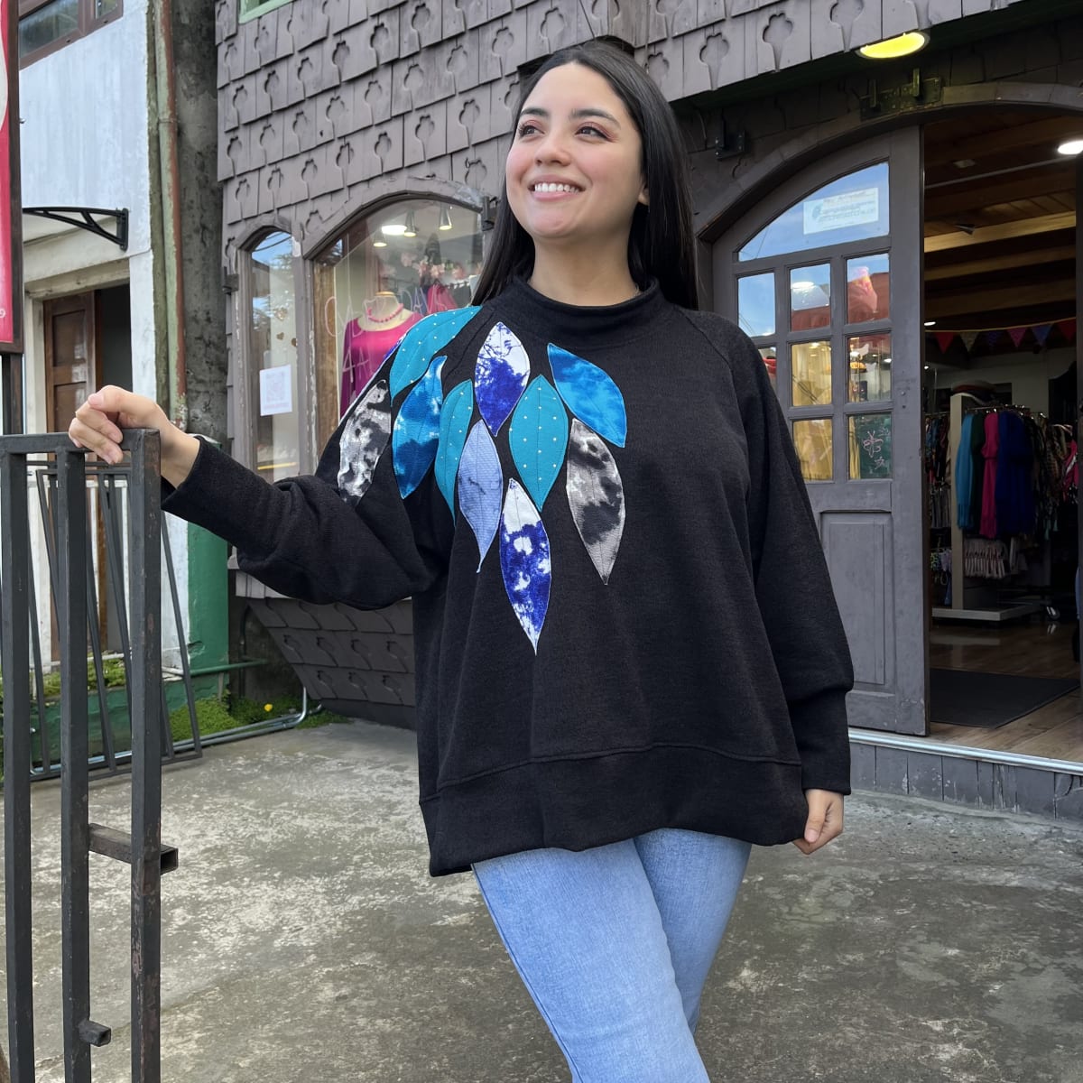 Sueter Olivia hojas lanilla negro azules4