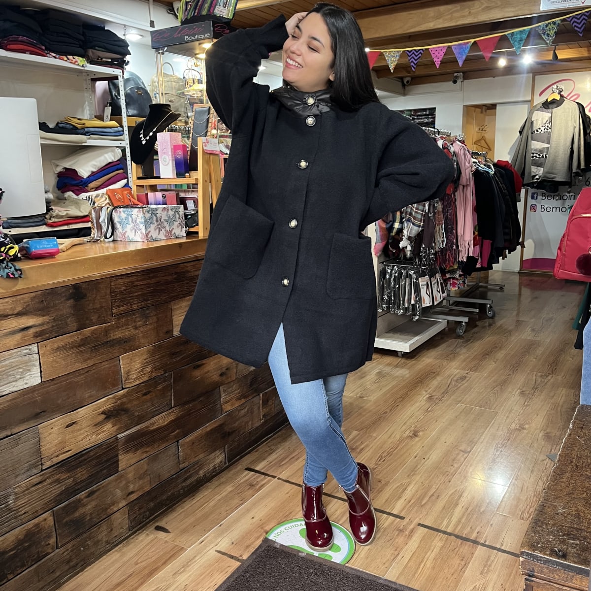 Abrigo paño negro capucha parka con botones1