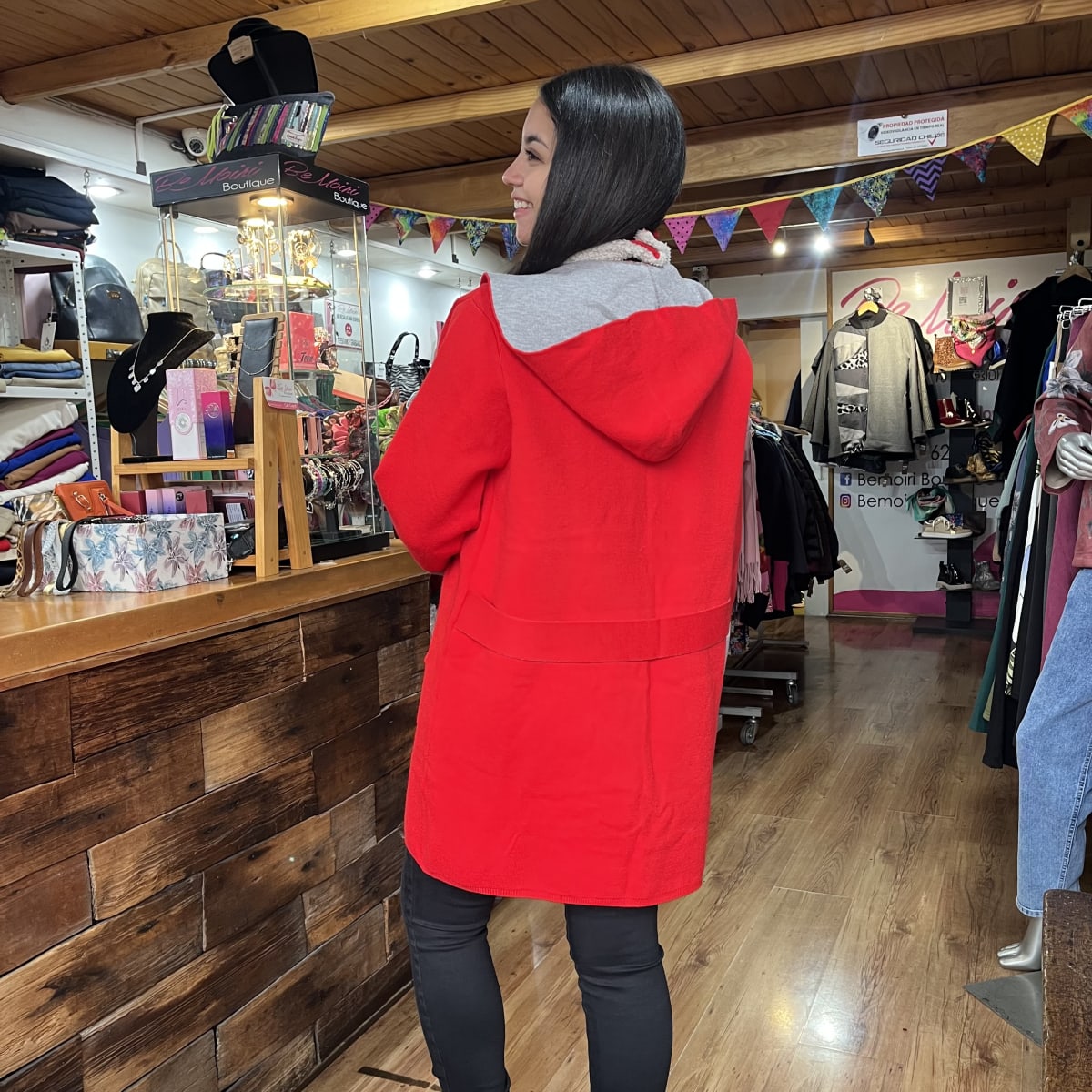 Abrigo paño bicolor rojo gris con capucha4