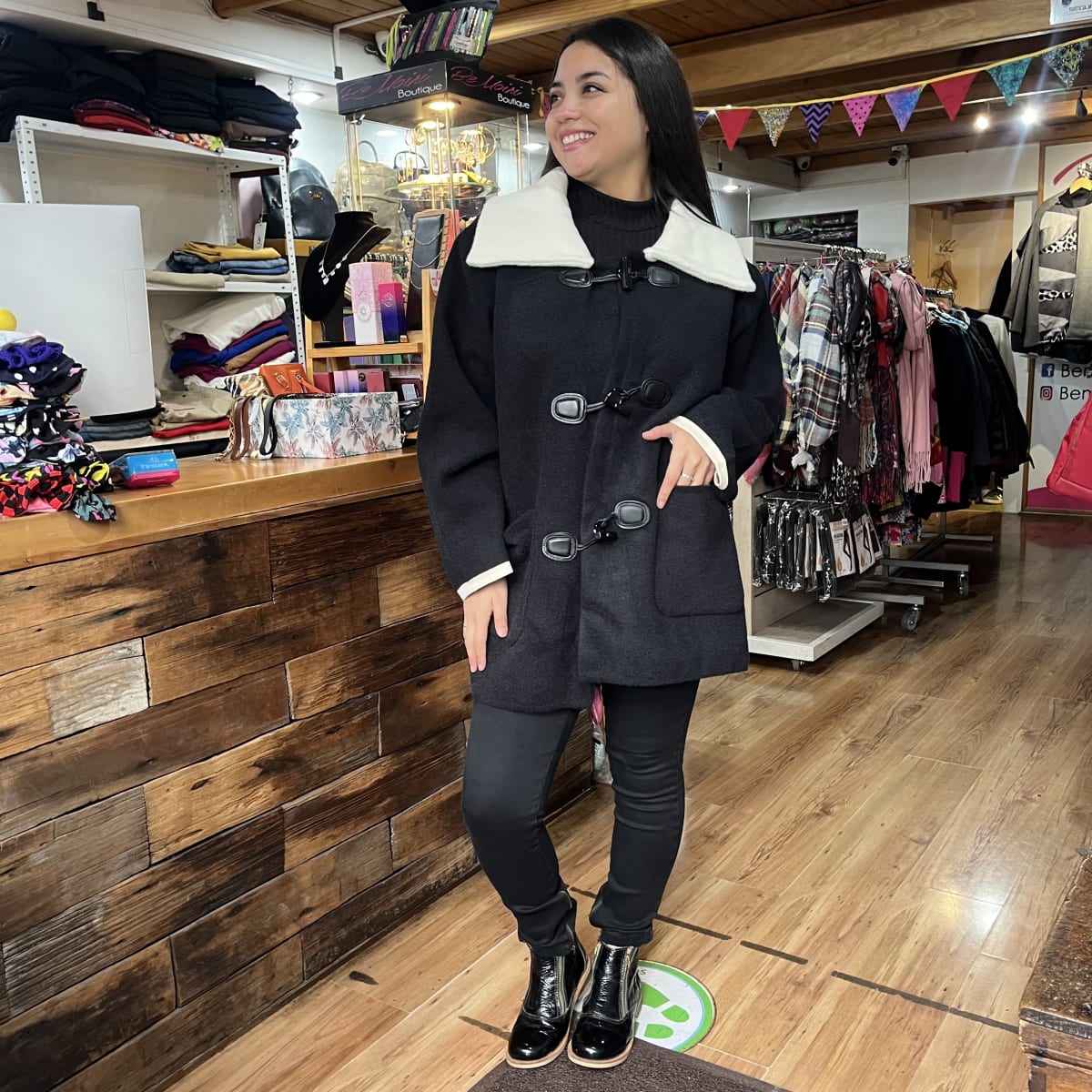 Abrigo montgomery paño negro cuello blanco1