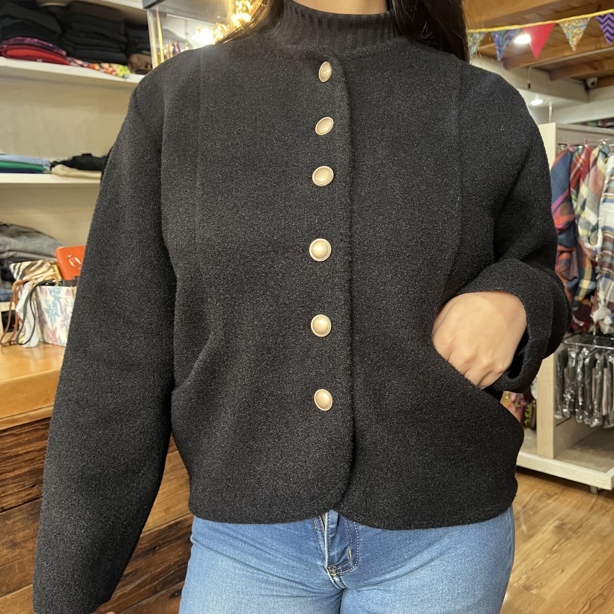 Chaqueton paño negro botones dorados1