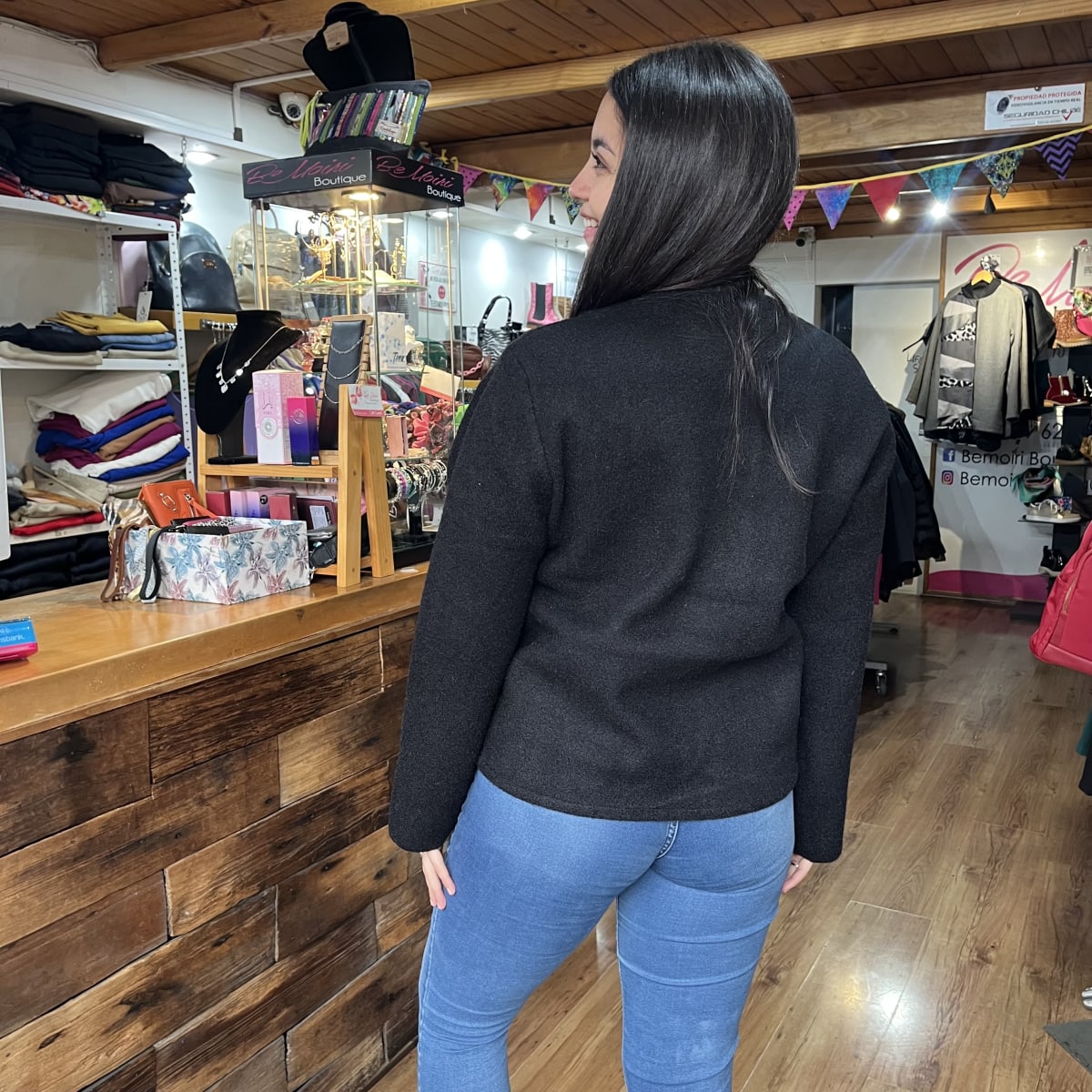 Chaqueton paño negro botones dorados2