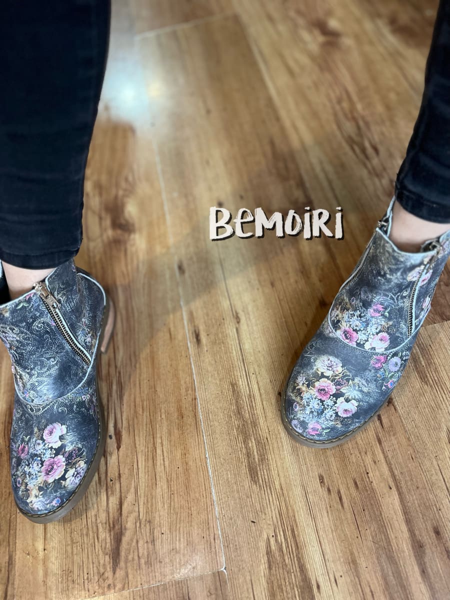 Botín cuero DC gris azulado floral4