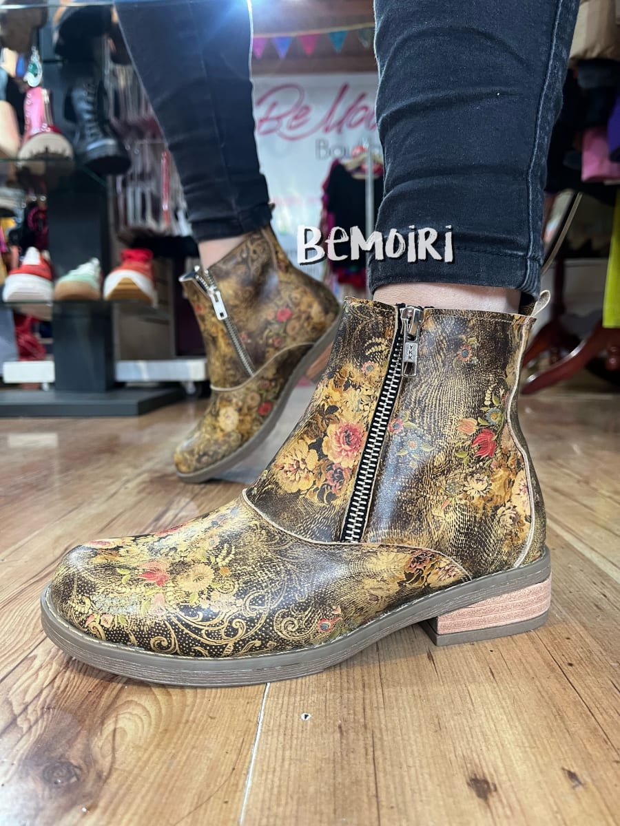 Botín cuero DC camel floral3