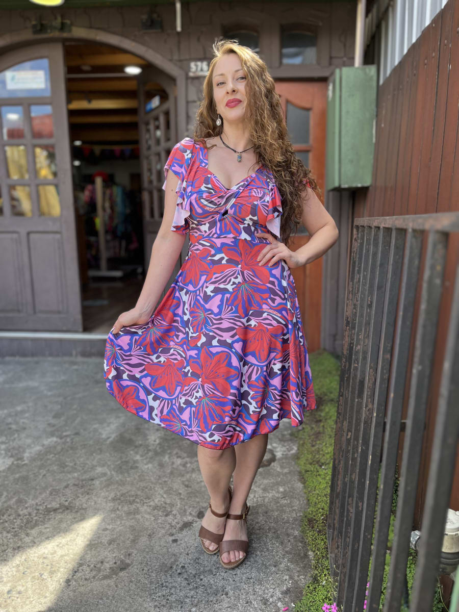 Vestido lycra escote corazon print flor rojo azul manga vuelito1