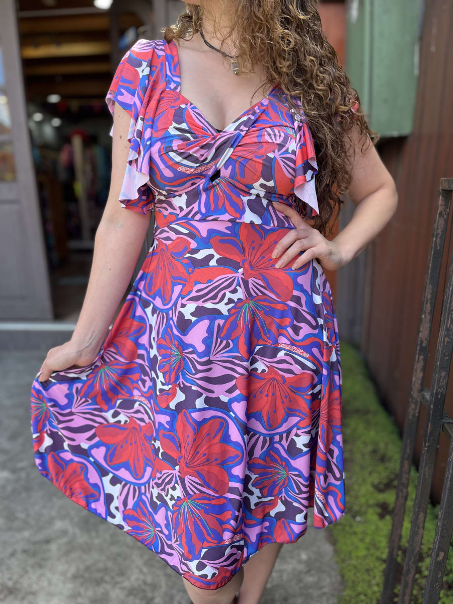 Vestido lycra escote corazon print flor rojo azul manga vuelito2