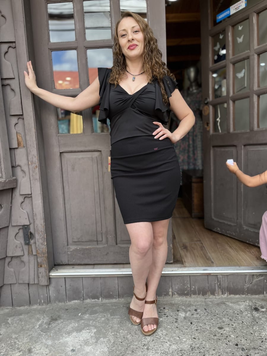 Crop top lycra dupontt negro manga vuelito2