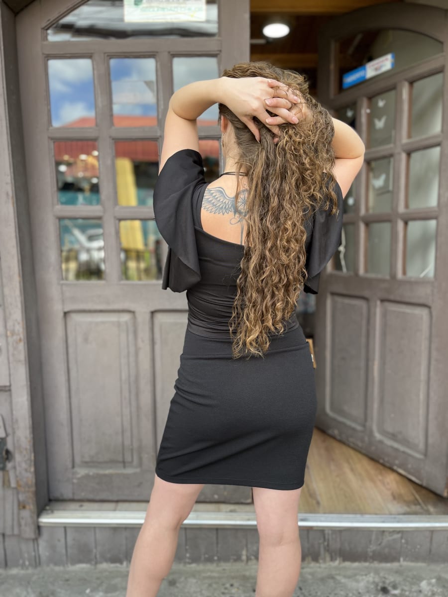 Crop top lycra dupontt negro manga vuelito3