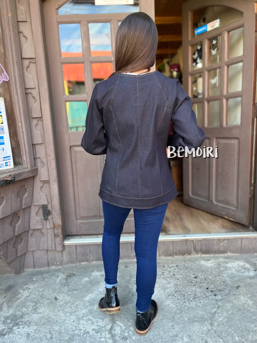 Chaqueta denim azul con brillos5