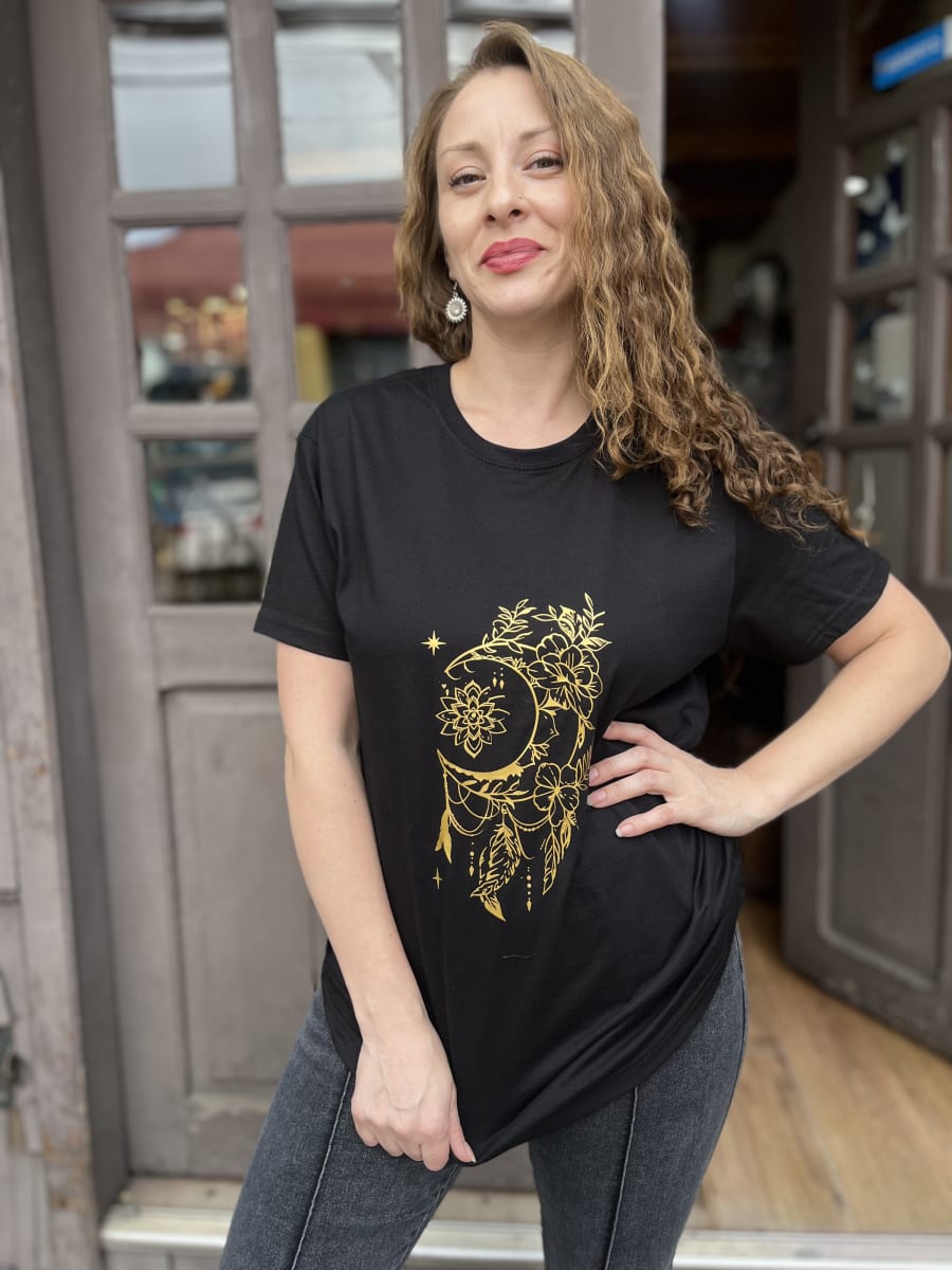 Polera Astrea Gold atrapasueños astral manga corta1