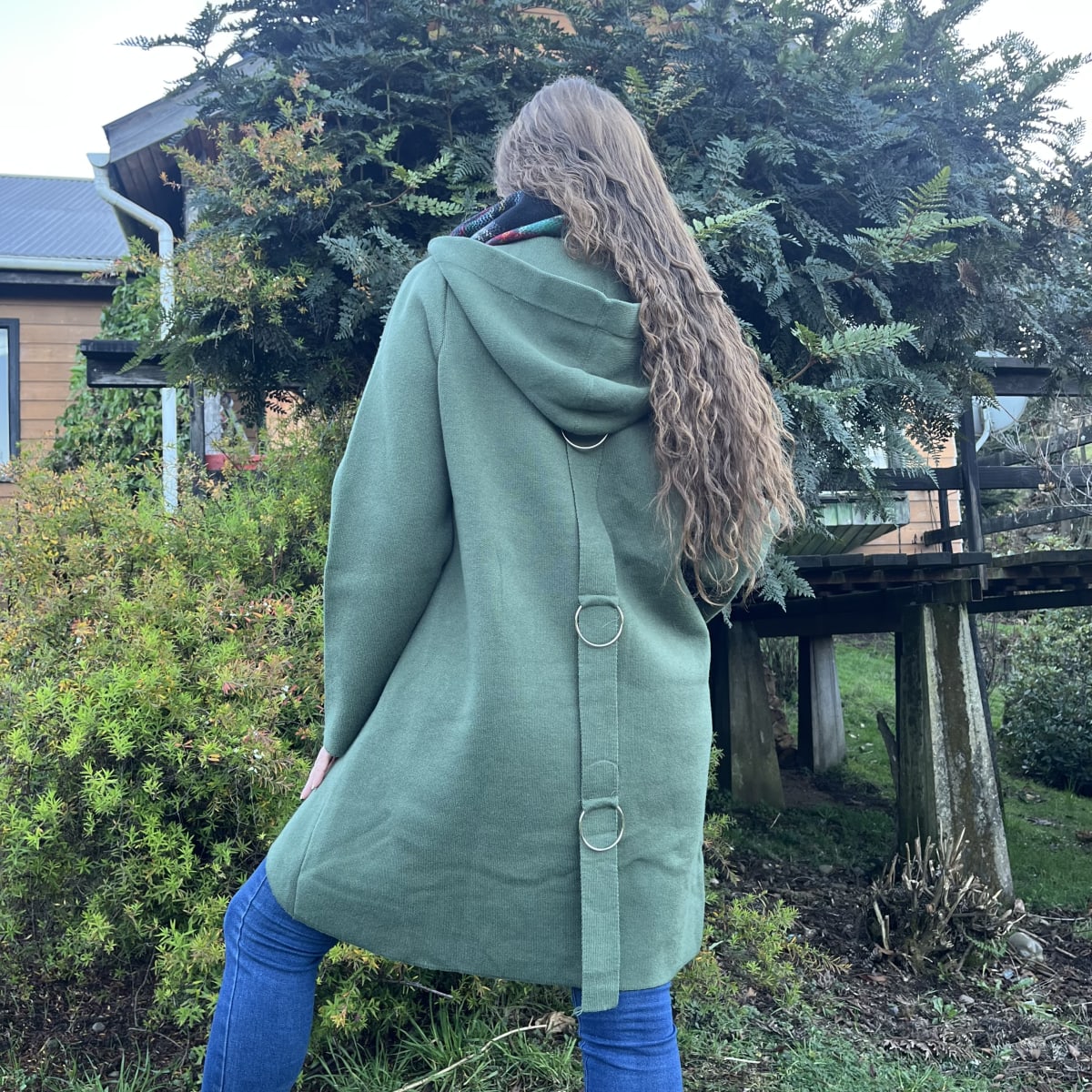 Abrigo argolla verde militar paño de lana con capucha y botones1