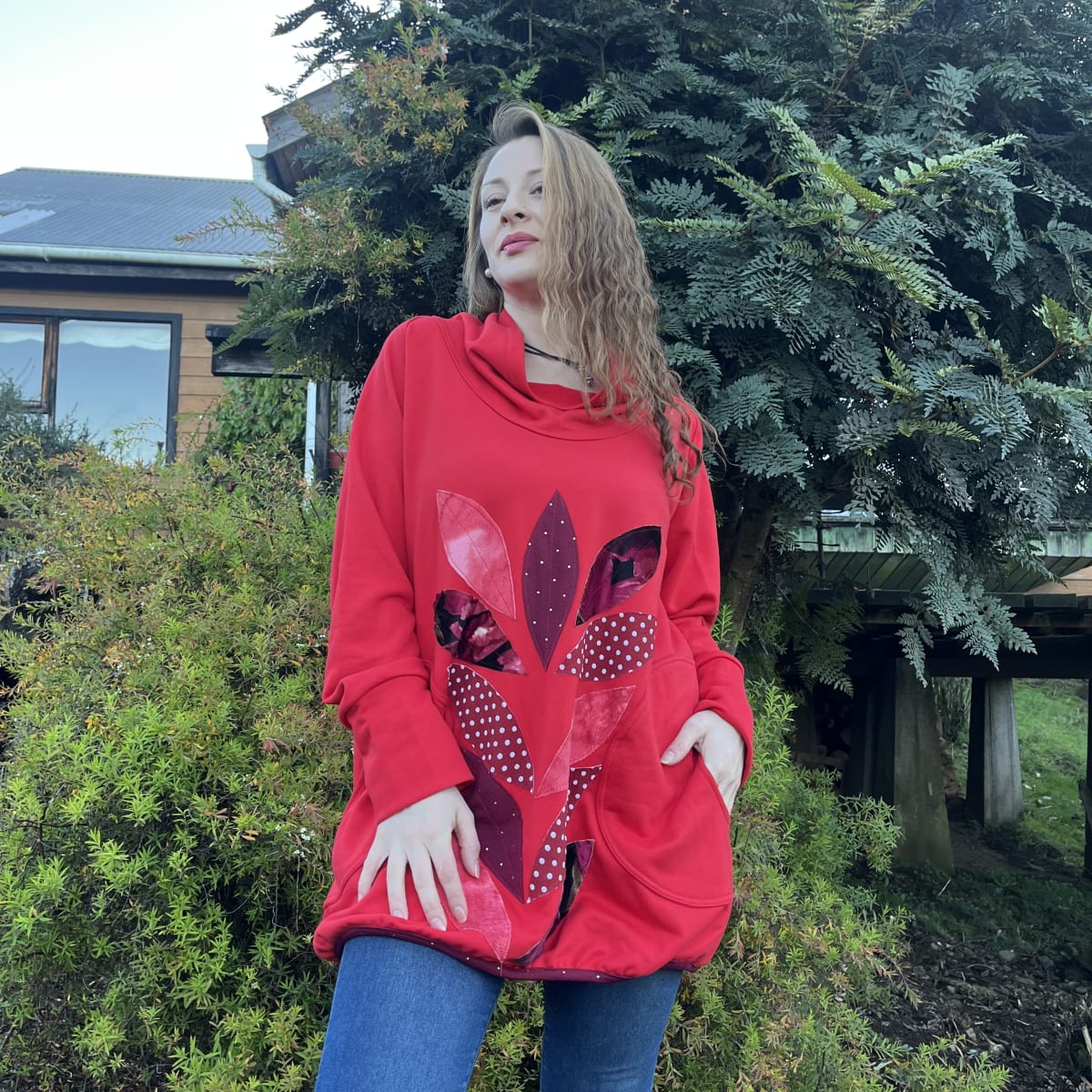 Poleron Elisa franela rojo hojas lunares blancos1
