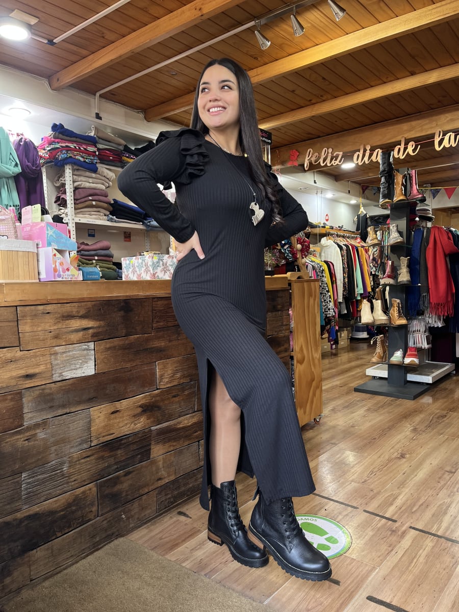 Maxidress Yaritza canuton negro vuelo en mangas1