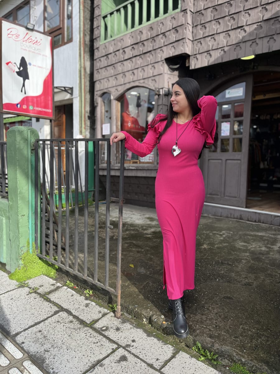 Maxidress Yaritza canuton fucsia vuelo en mangas3