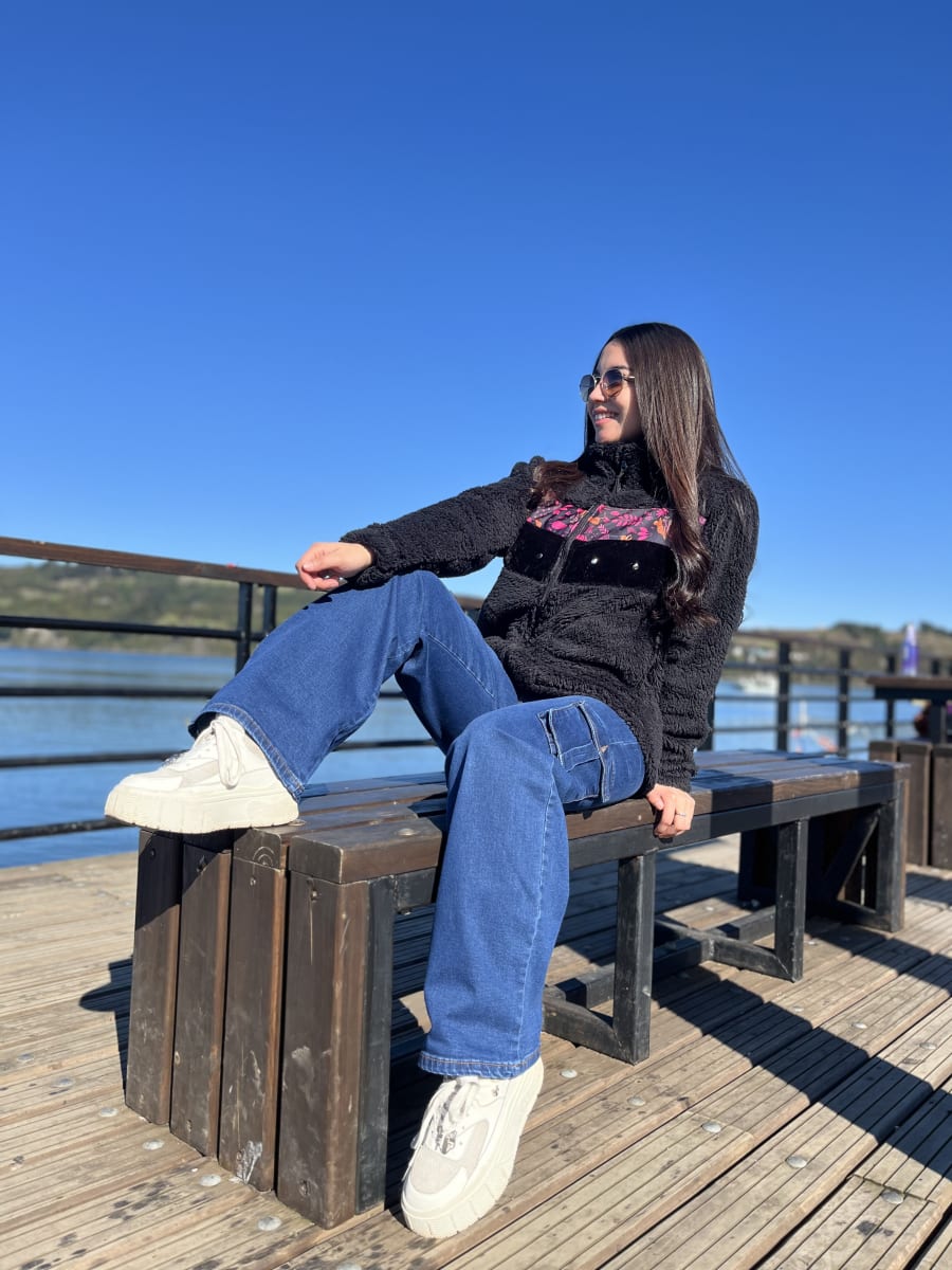 Poleron Astrea Hecates chiporro negro con aplicacion5