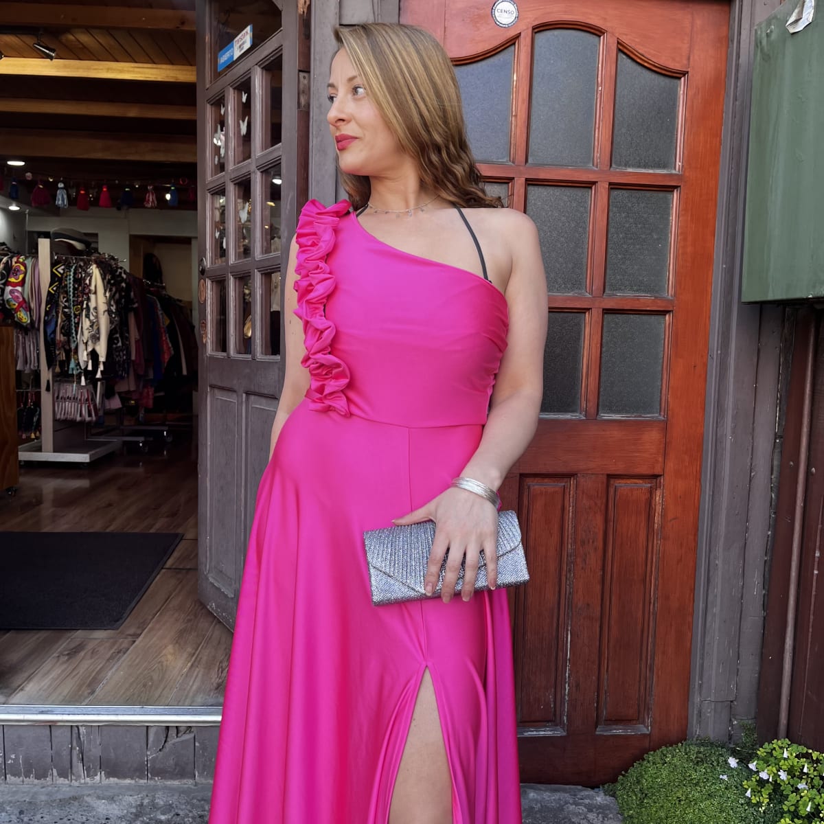 Vestido fiesta fruncido fucsia tajalí pierna2