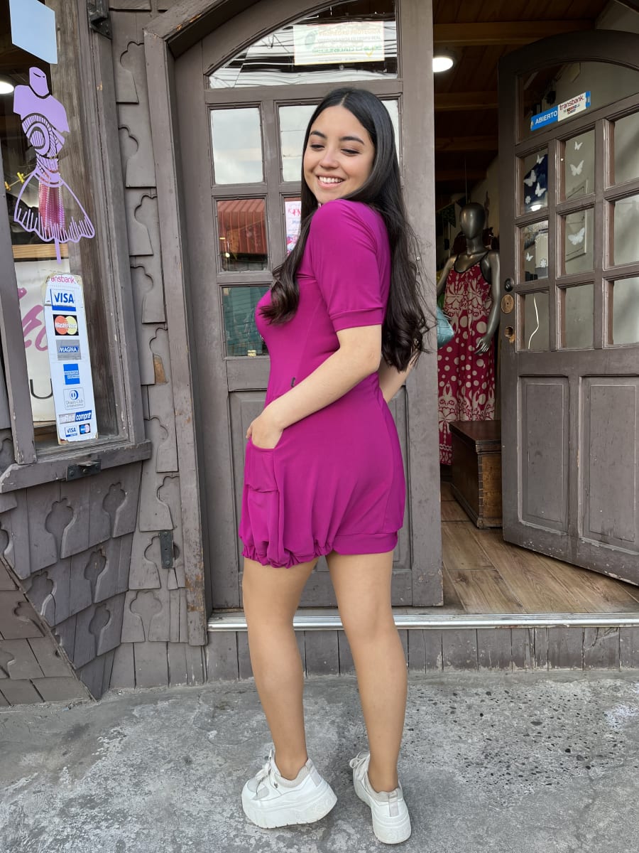Vestido globo lycra magenta manga corta3