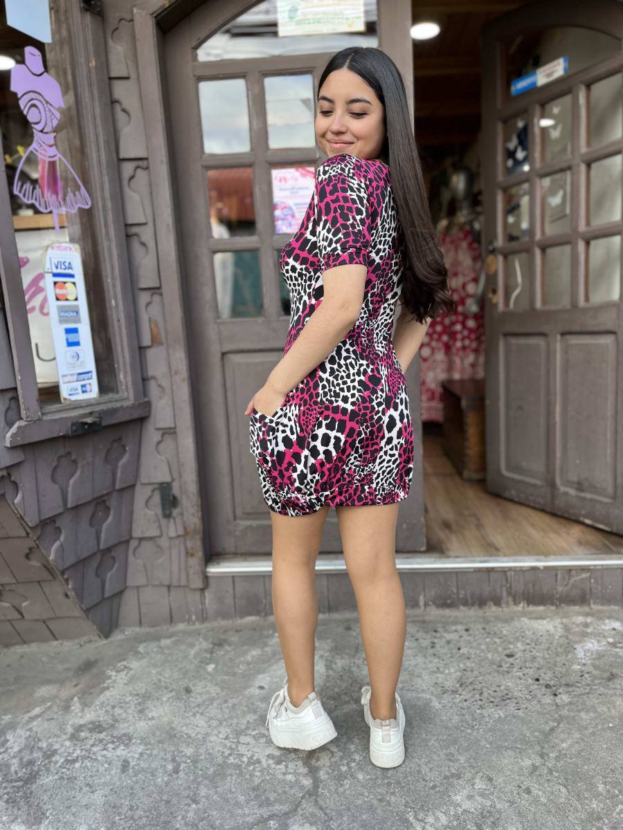 Vestido globo lycra print blanco fucsia y negro3