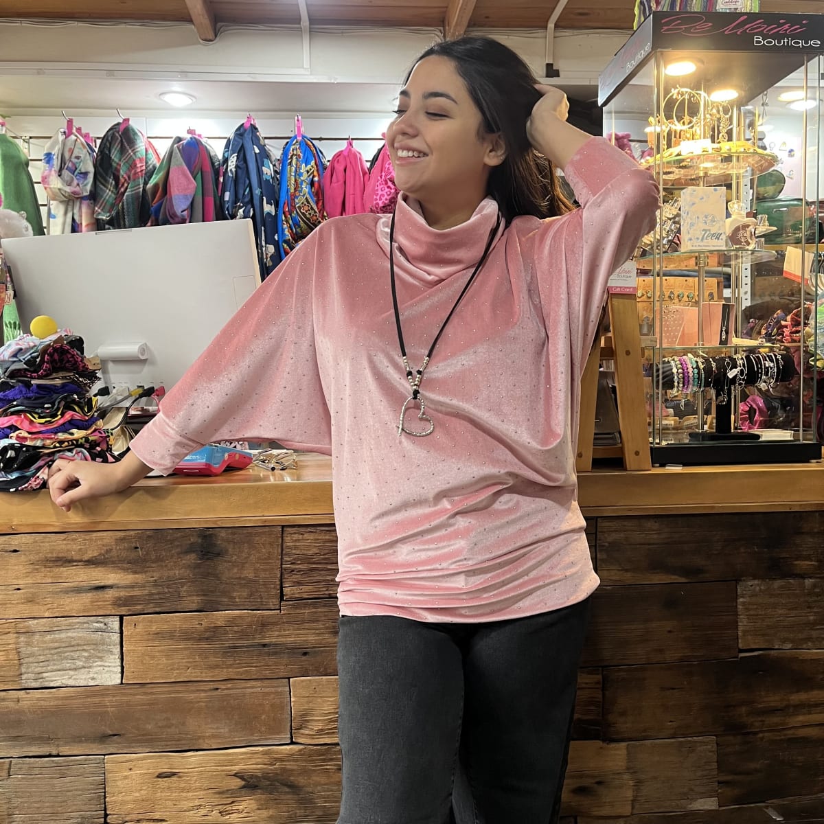 Poleron Maritza velvet palo rosa mini tachas1