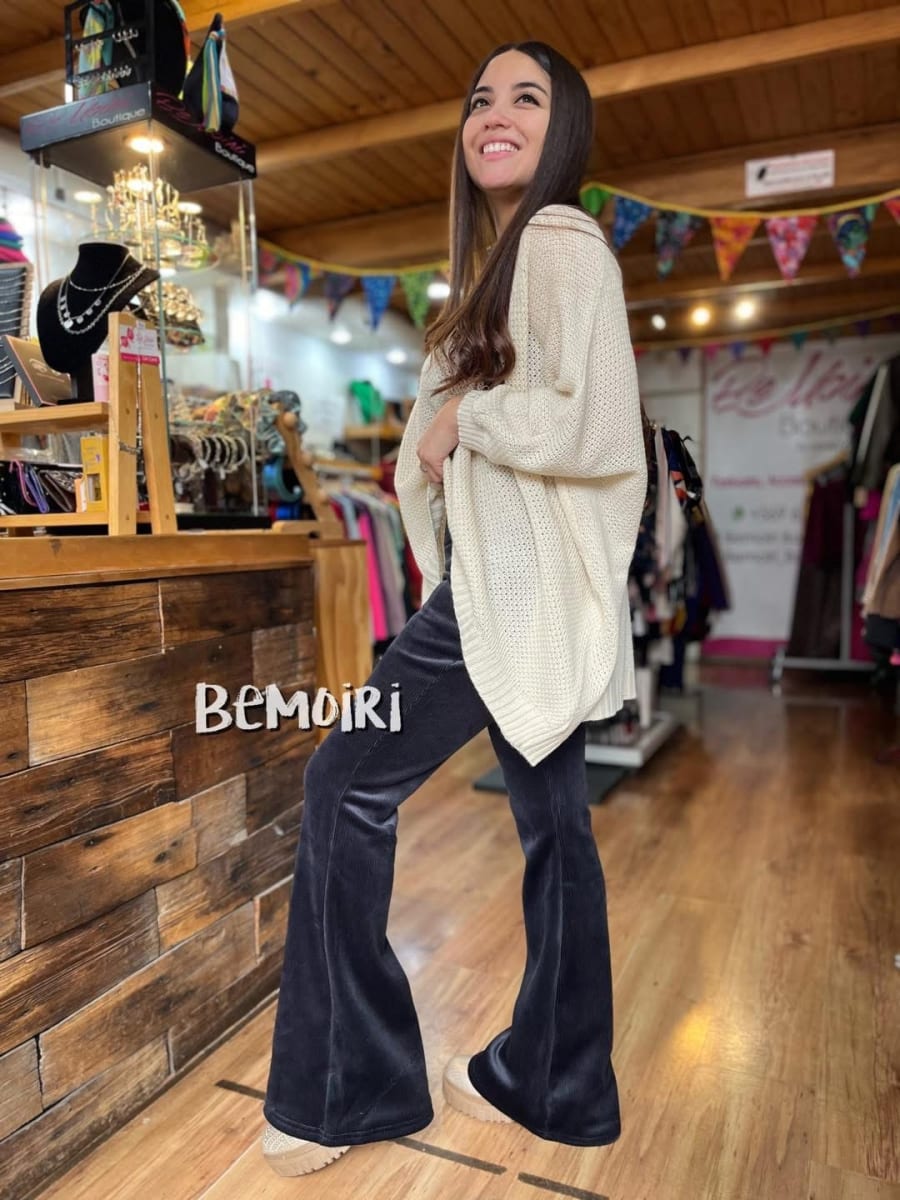 Pantalón Jennifer flare cotelé forrado azul marino alto invierno3