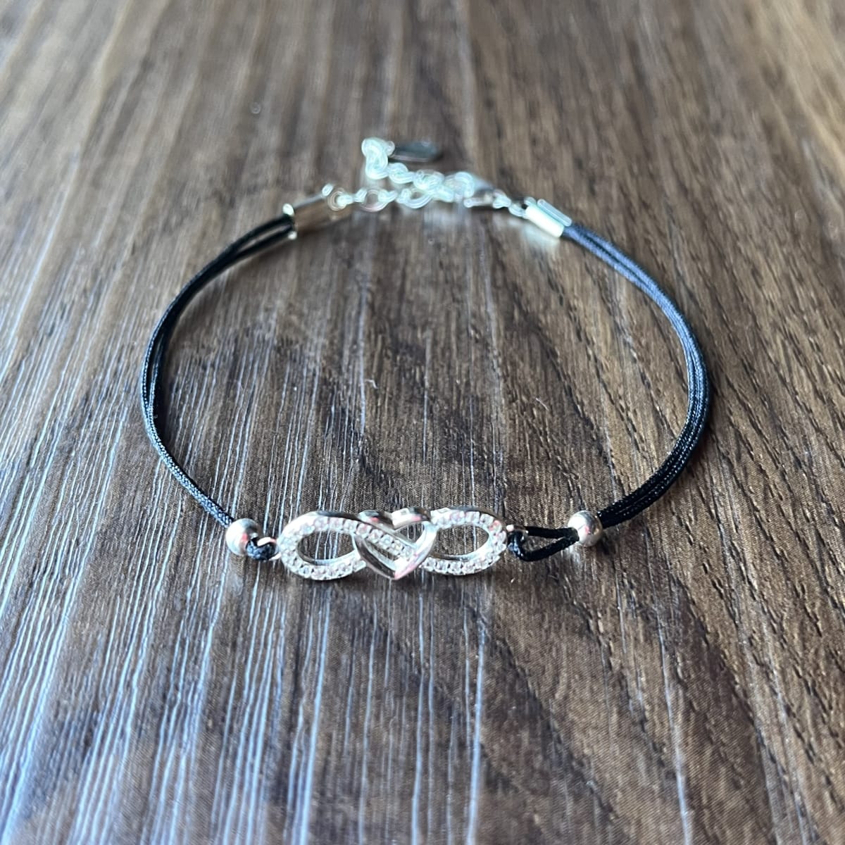 Pulsera Plata 925 negra corazon infinito hilo macramé1
