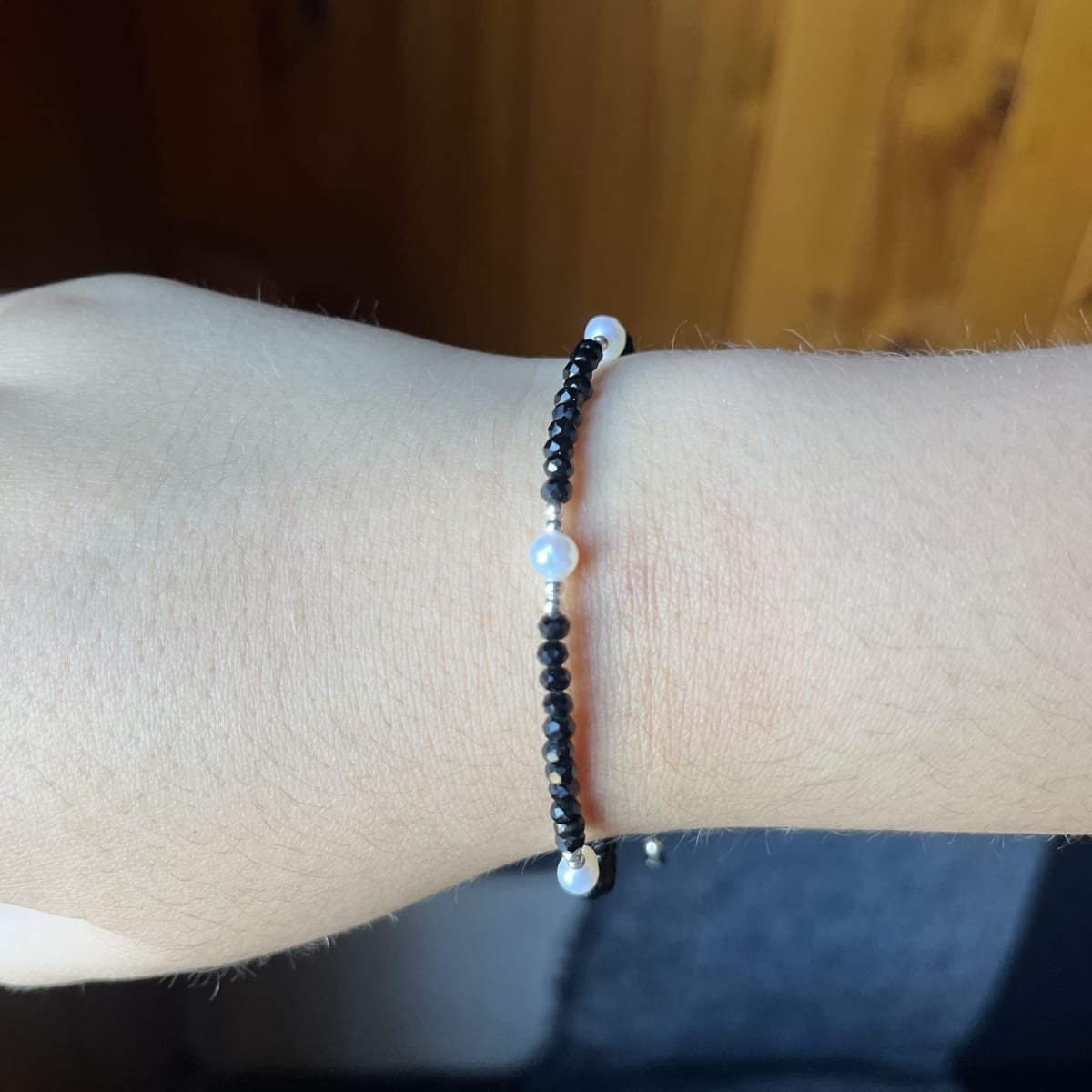 Pulsera Plata 925 negra perlas rio cristales macramé1