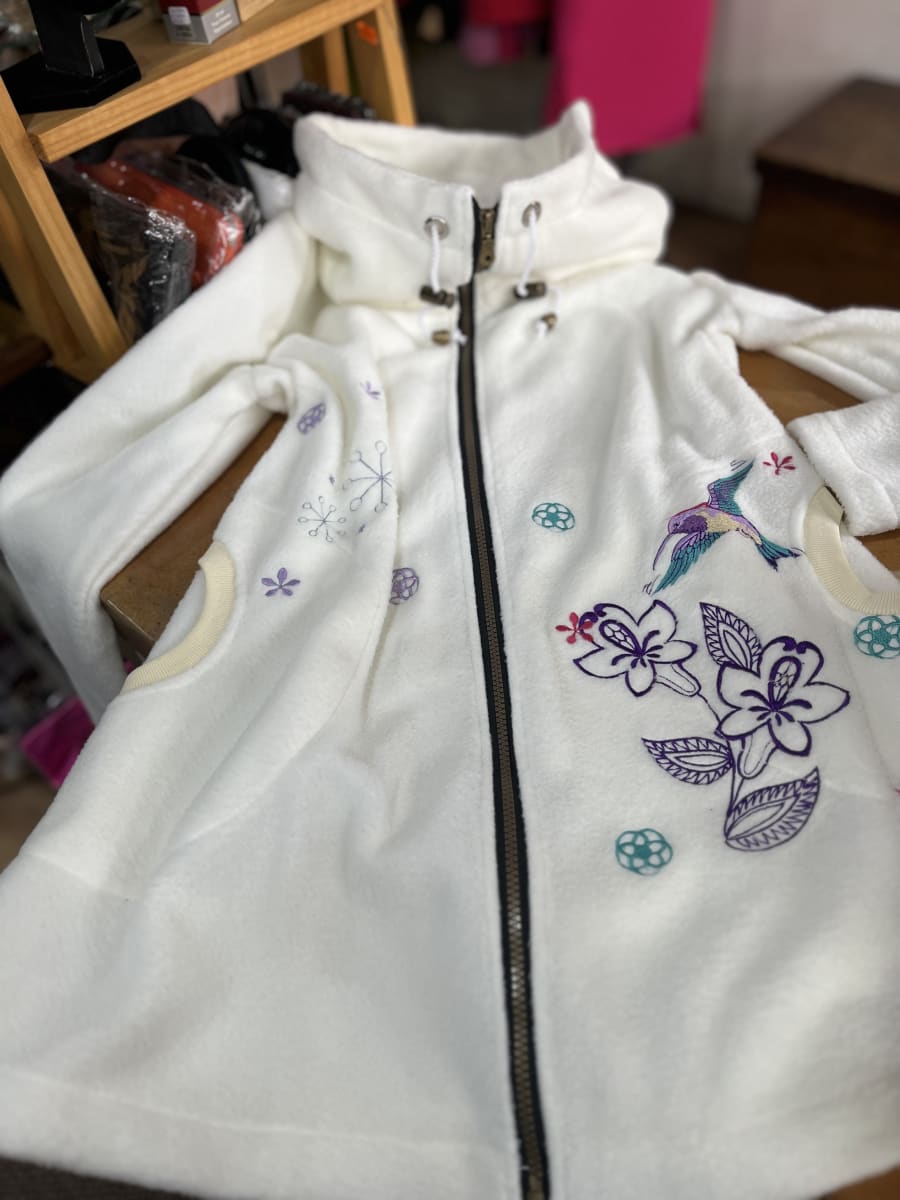 Abrigo Polar antipilling blanco invierno bordado3