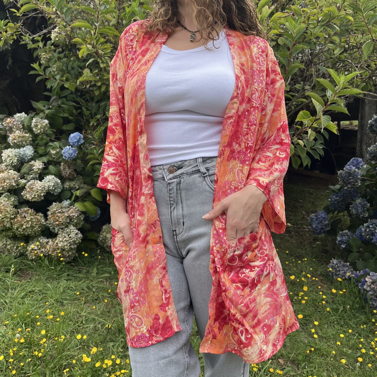 Kimono India seda con lazo y bolsillos naranjo rojo2