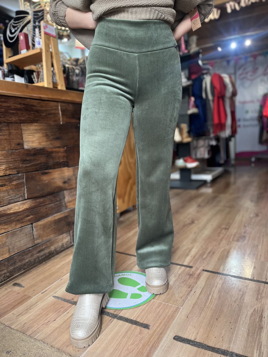 Pantalón Daniela recto cotelé forrado verde Olivo alto invierno2