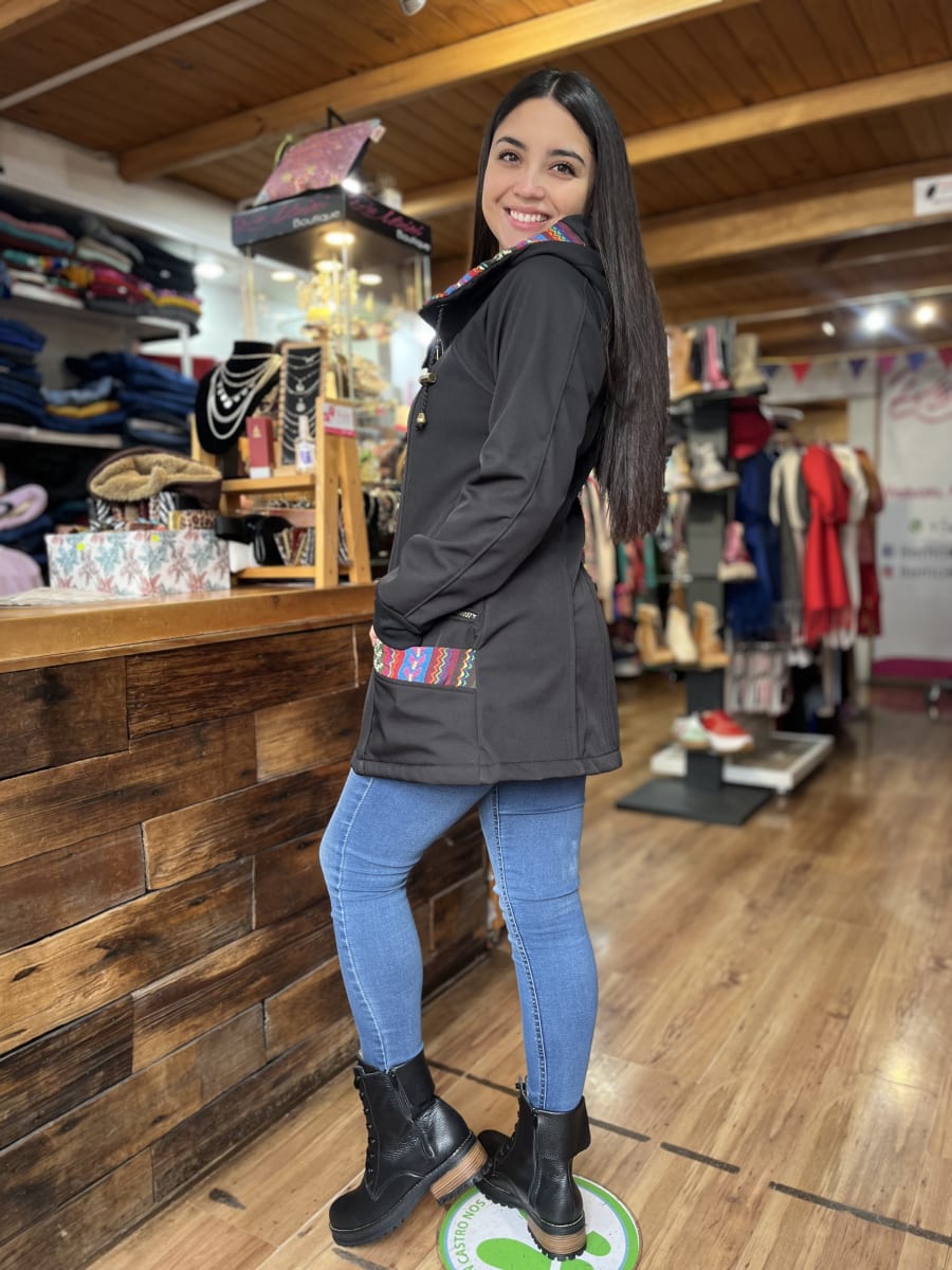 Abrigo softshell negro aguayo impermeable y termico3