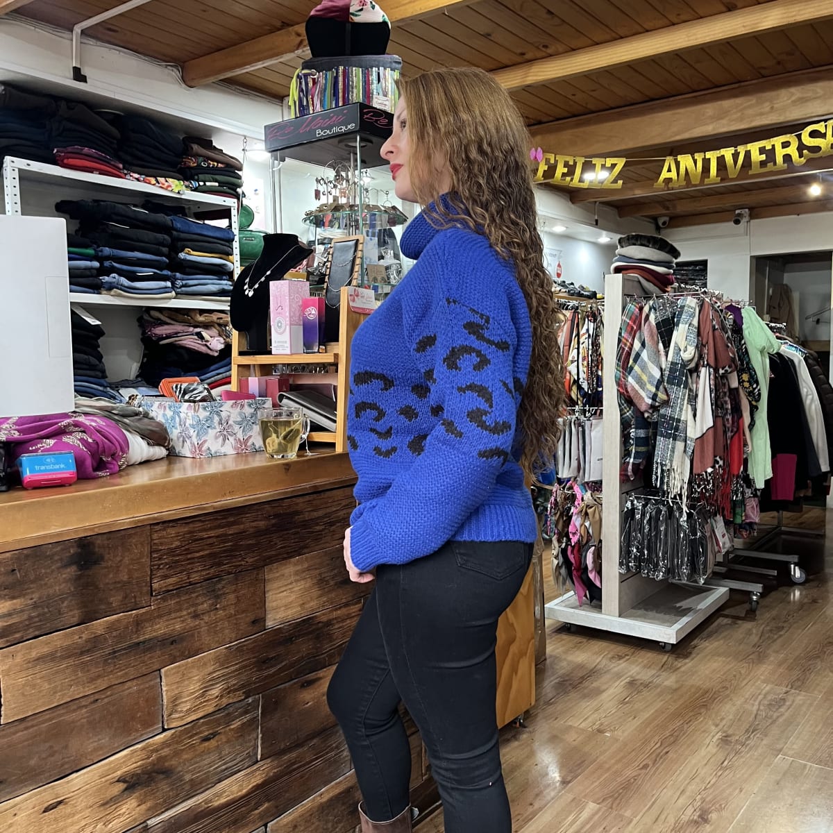 Sueter lana azul rey animal print con cuello3