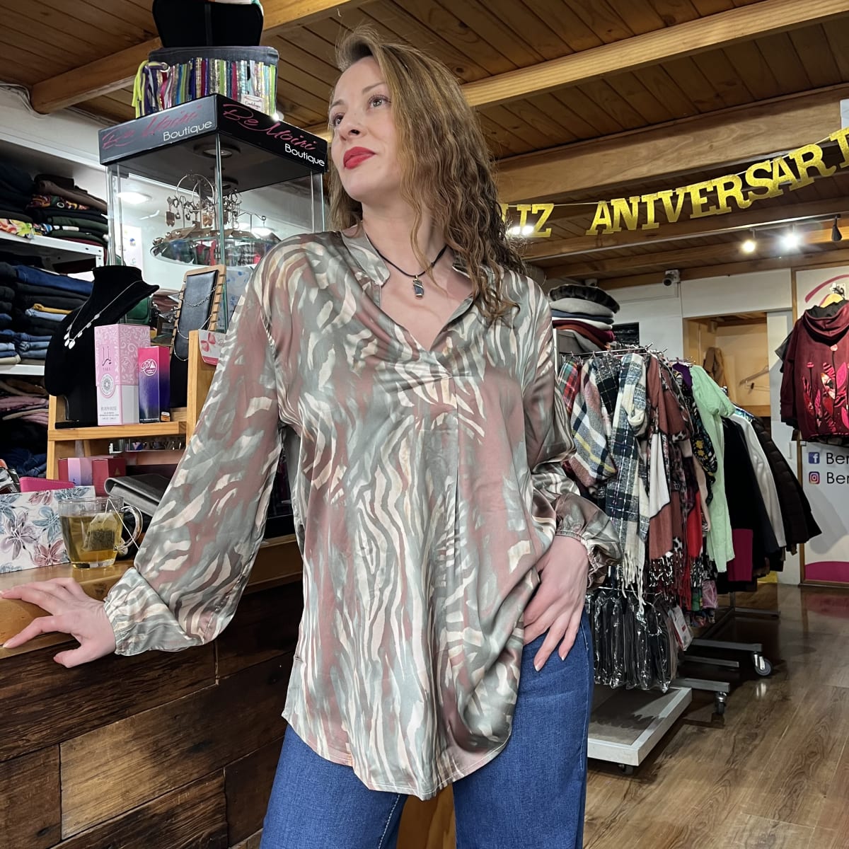 Blusa seda animal print cebra verde cafe1