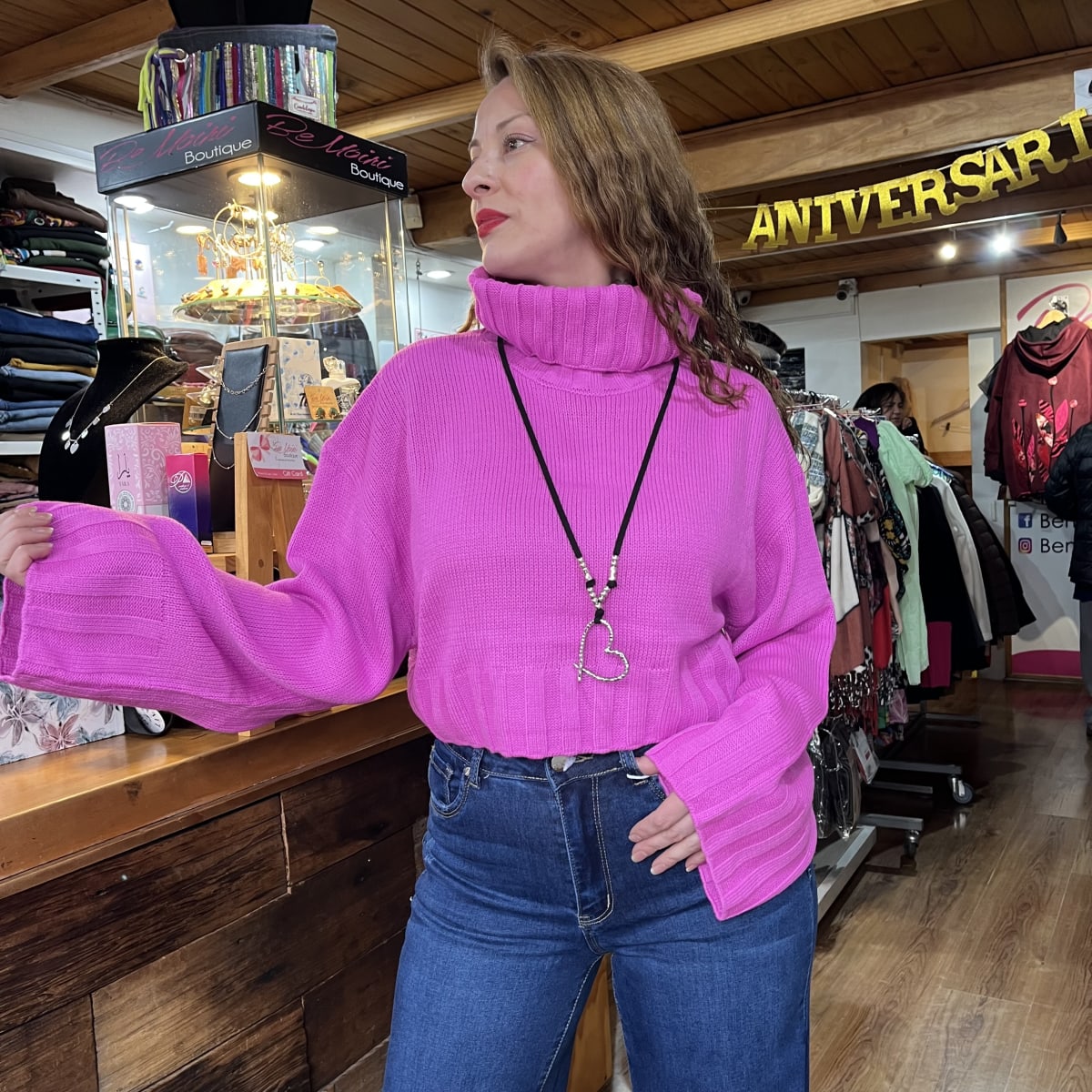 Sueter lana magenta crop con cuello tortuga1