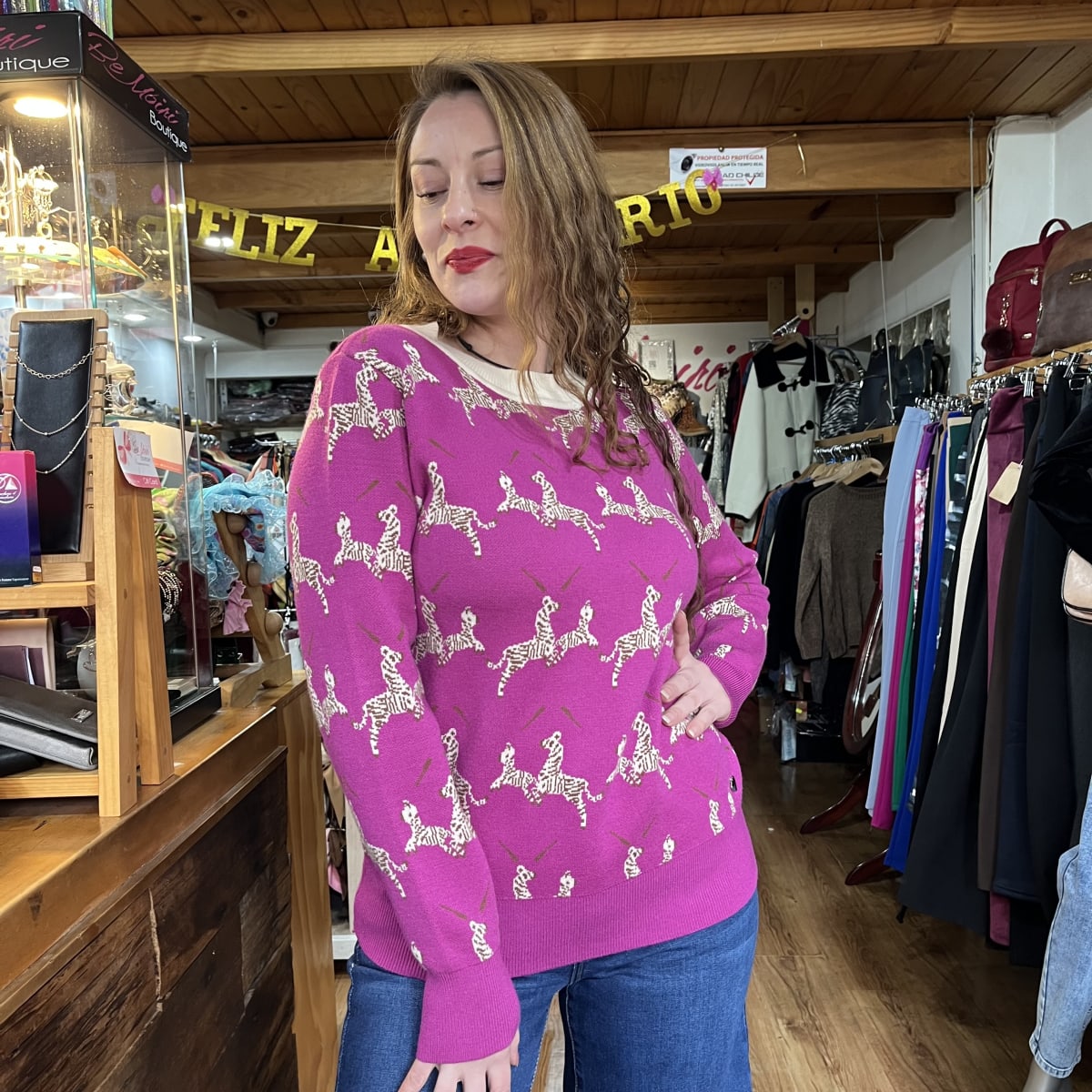 Sueter lana magenta diseño cebras beige3