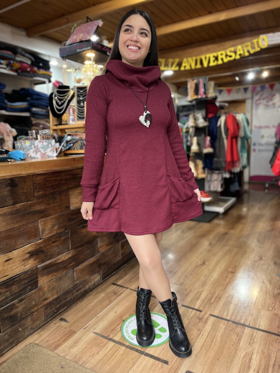 Vestido Ñoño lanilla Burdeo cuello tortuga1