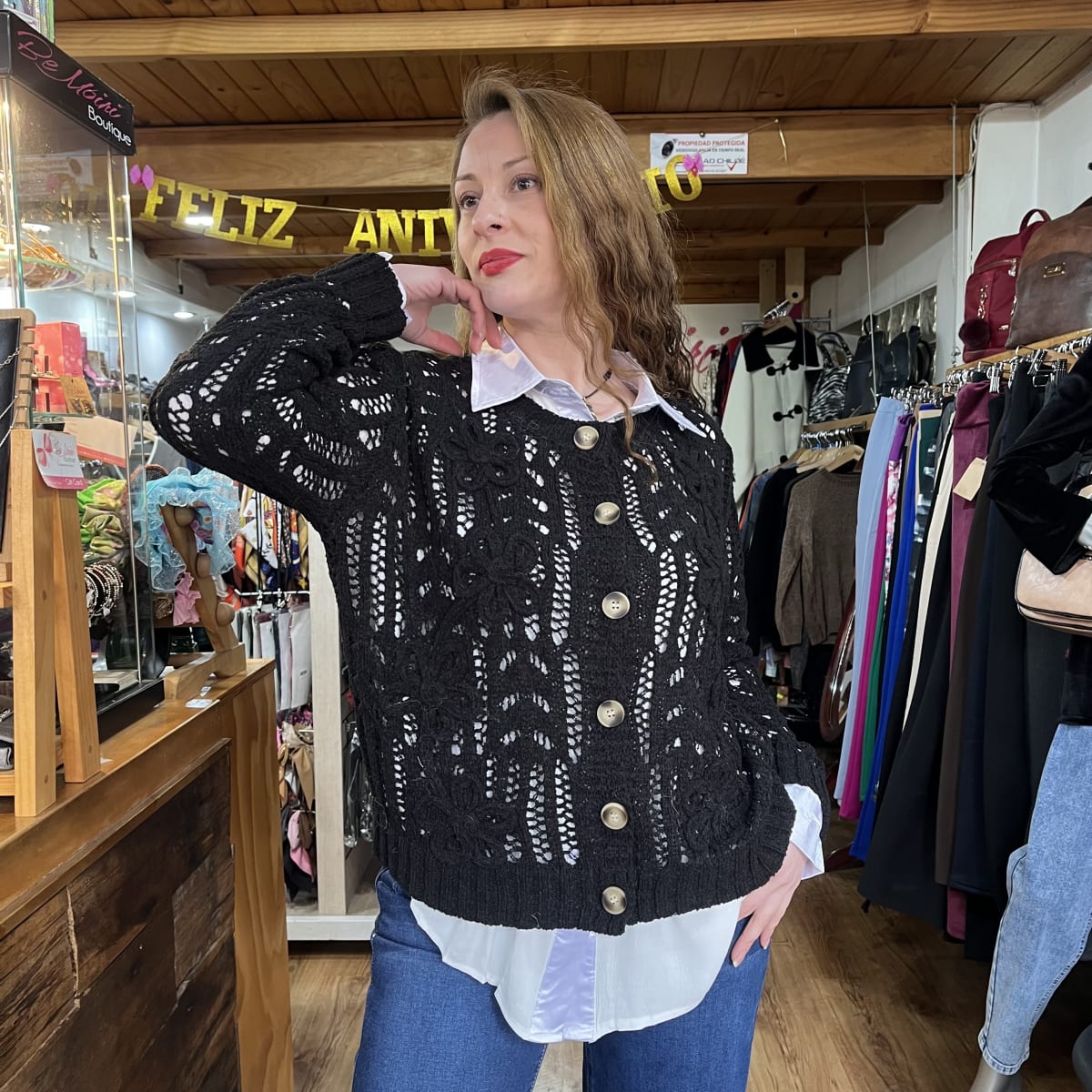 Cardigan botones negro hilo calado flores3