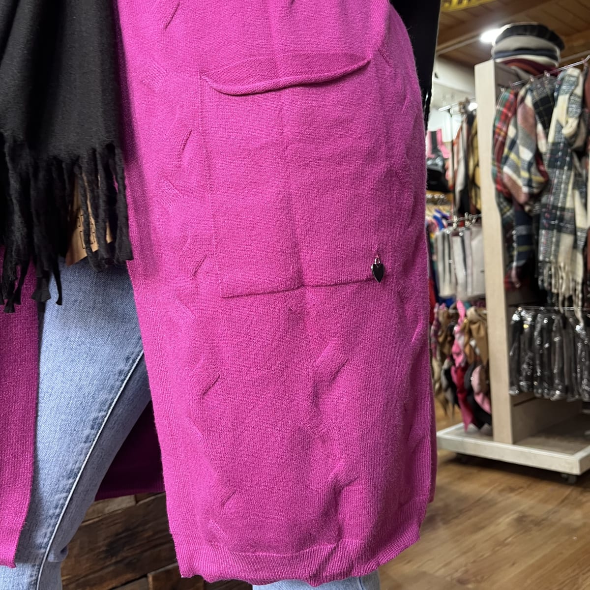 Cardigan spandex magenta con bolsillos3