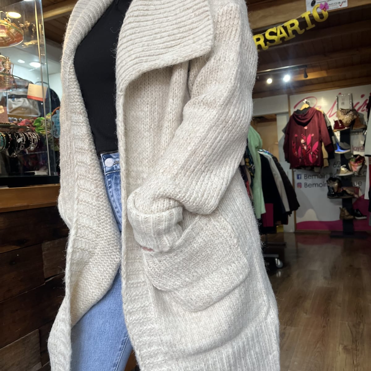 Cardigan solapa beige lana lurex dorado con bolsillos3