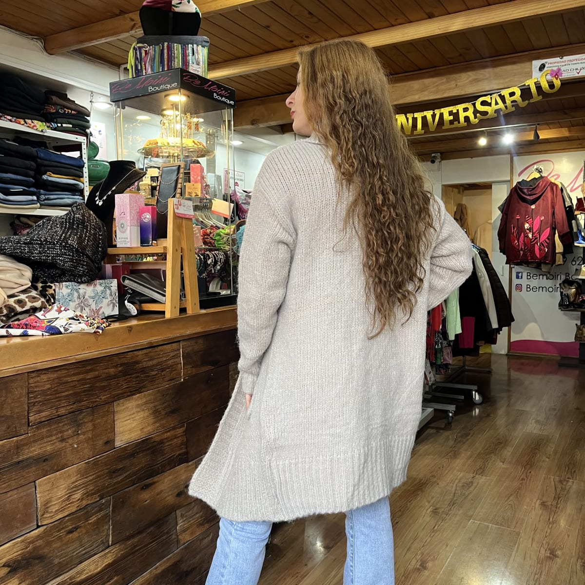 Cardigan solapa gris lana lurex dorado con bolsillos3