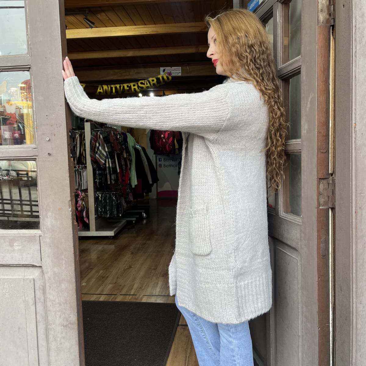 Cardigan solapa gris lana lurex dorado con bolsillos4