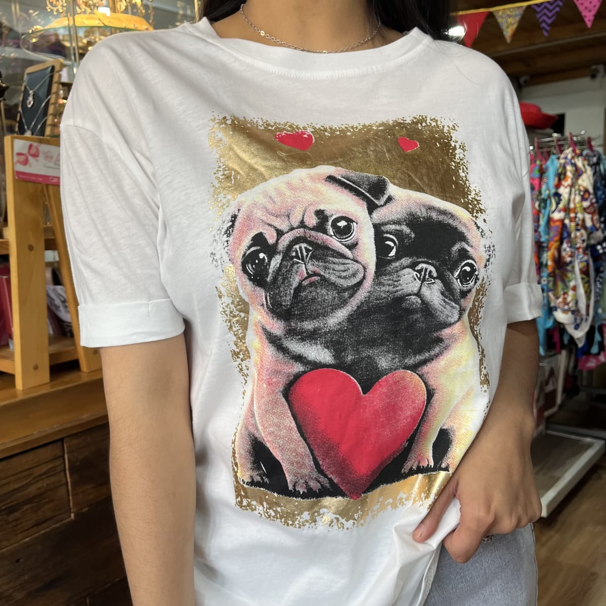 Polera Pug Dog corazon blanco manga corta2