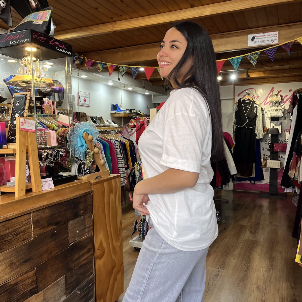 Polera Pug Dog corazon blanco manga corta3