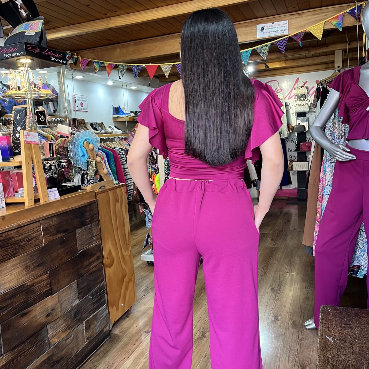 Pantalon palazzo Lilian magenta con bolsillos3