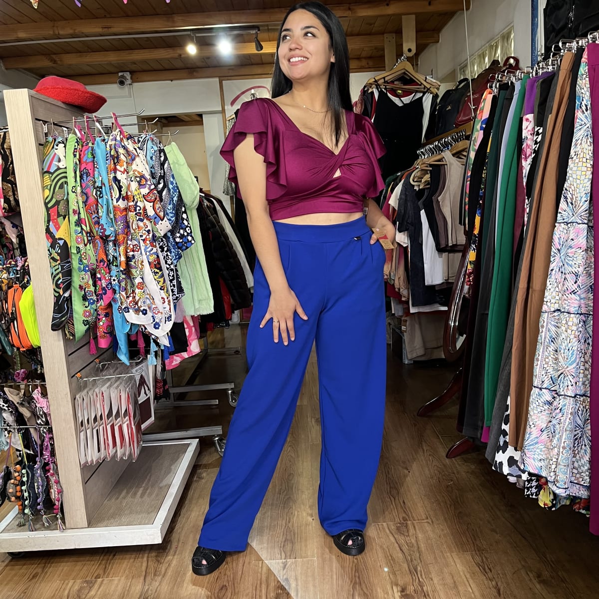 Pantalon palazzo Lilian azul rey con bolsillos1