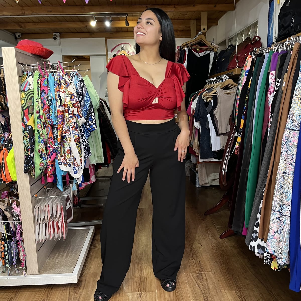 Pantalon palazzo Lilian negro con bolsillos1