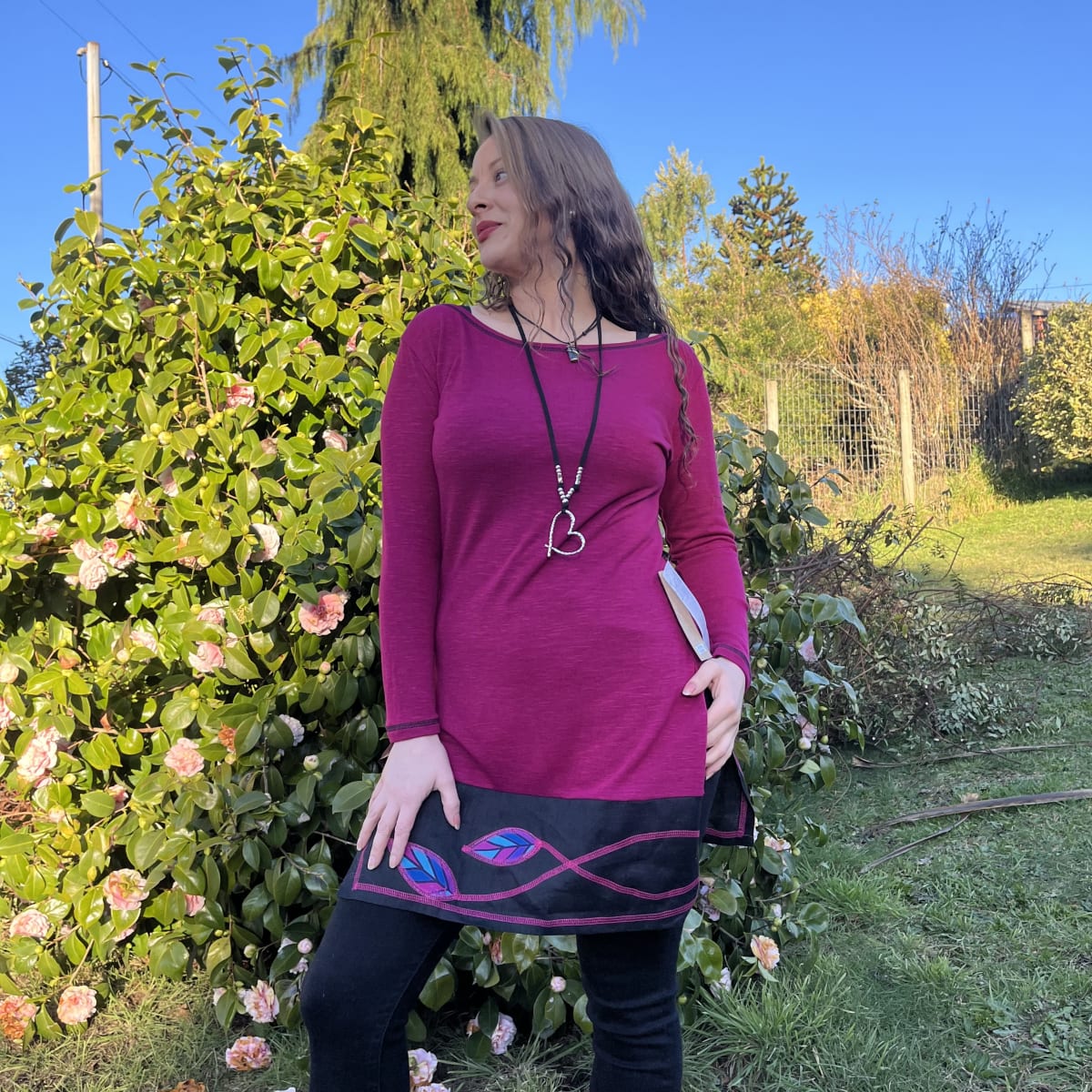 Bluson Kisu kurta lanilla fucsia franja lino negro1