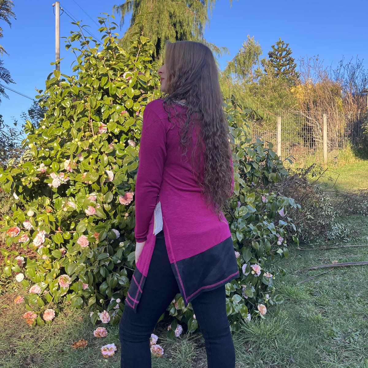 Bluson Kisu kurta lanilla fucsia franja lino negro3