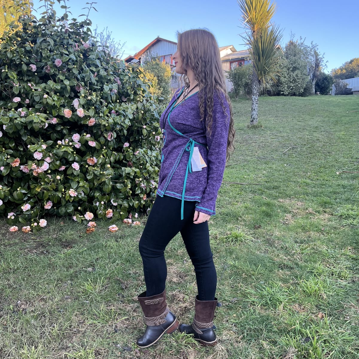 Polera Kisu Cunco doble cruce morado3
